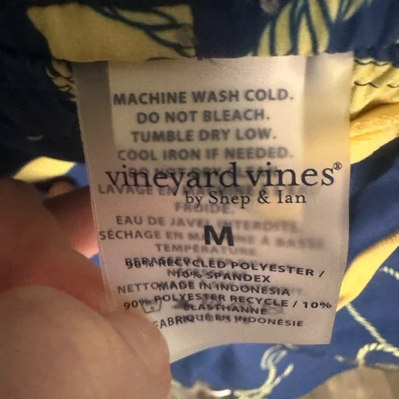 Vineyard Vines Blue and Yellow Anchor Print Men’s Swim ShortsBrand New